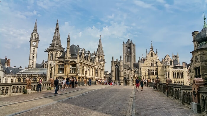 Ghent Historical Walking Tour: Castles & Canals